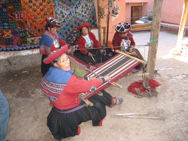 Peruvian Ladies Weaving